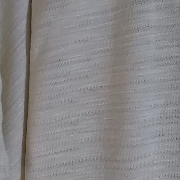 2X  Plus cream top - Picture 3 of 5